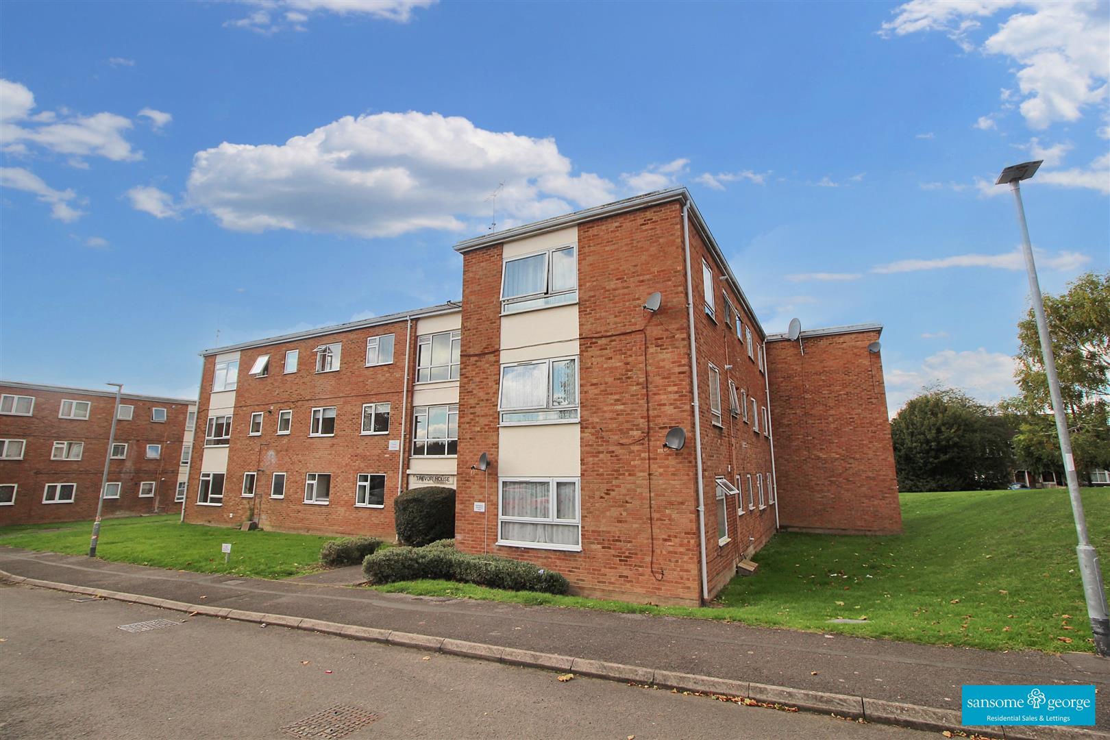 2 bed property in Colliers Way, Reading